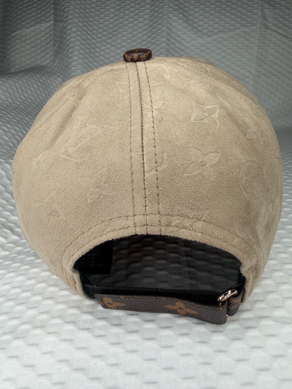 LOUIS VUITTON CAP OU PAS MONOGRAM CANVAS AND SUEDE CAP EXCELLENT - Picture 4 of 7